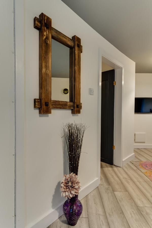 1 Bedroom Swinley Apartment L Free Parking L Wigan Royal Infirmary L Haigh Hall L Central Location 외부 사진
